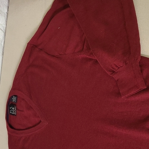 Jos A Bank Merino Wool V neck Sweater Size XL - Picture 4 of 5